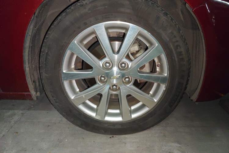 Used Chevrolet Malibu 2014 2.0L Automatic Luxury Edition Right Front Wheel Hub
