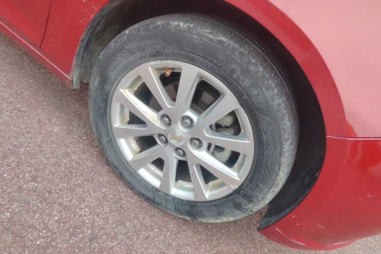 Used Chevrolet Malibu 2014 2.4L Automatic Luxury Edition Right Front Wheel Hub