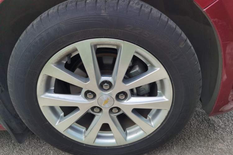 Used Chevrolet Malibu 2014 2.4L Automatic Luxury Edition Right Front Wheel Hub