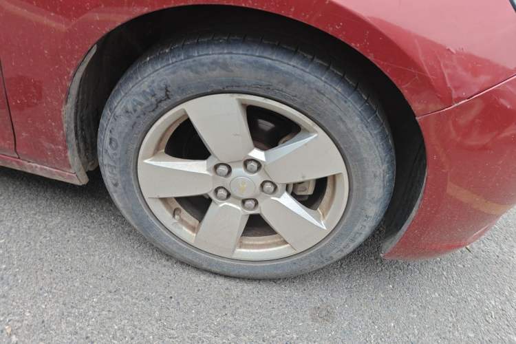 Used Chevrolet Malibu 2014 2.0L Automatic Comfort Edition Right Front Wheel Hub