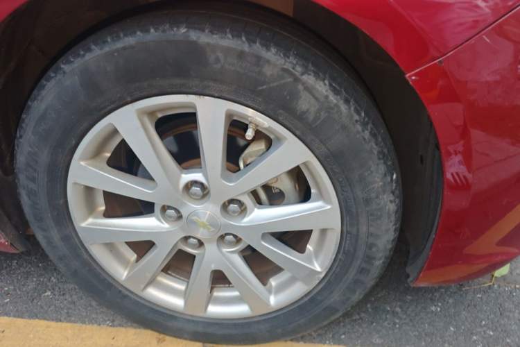 Used Chevrolet Malibu 2014 2.0L Automatic Luxury Edition Right Front Wheel Hub