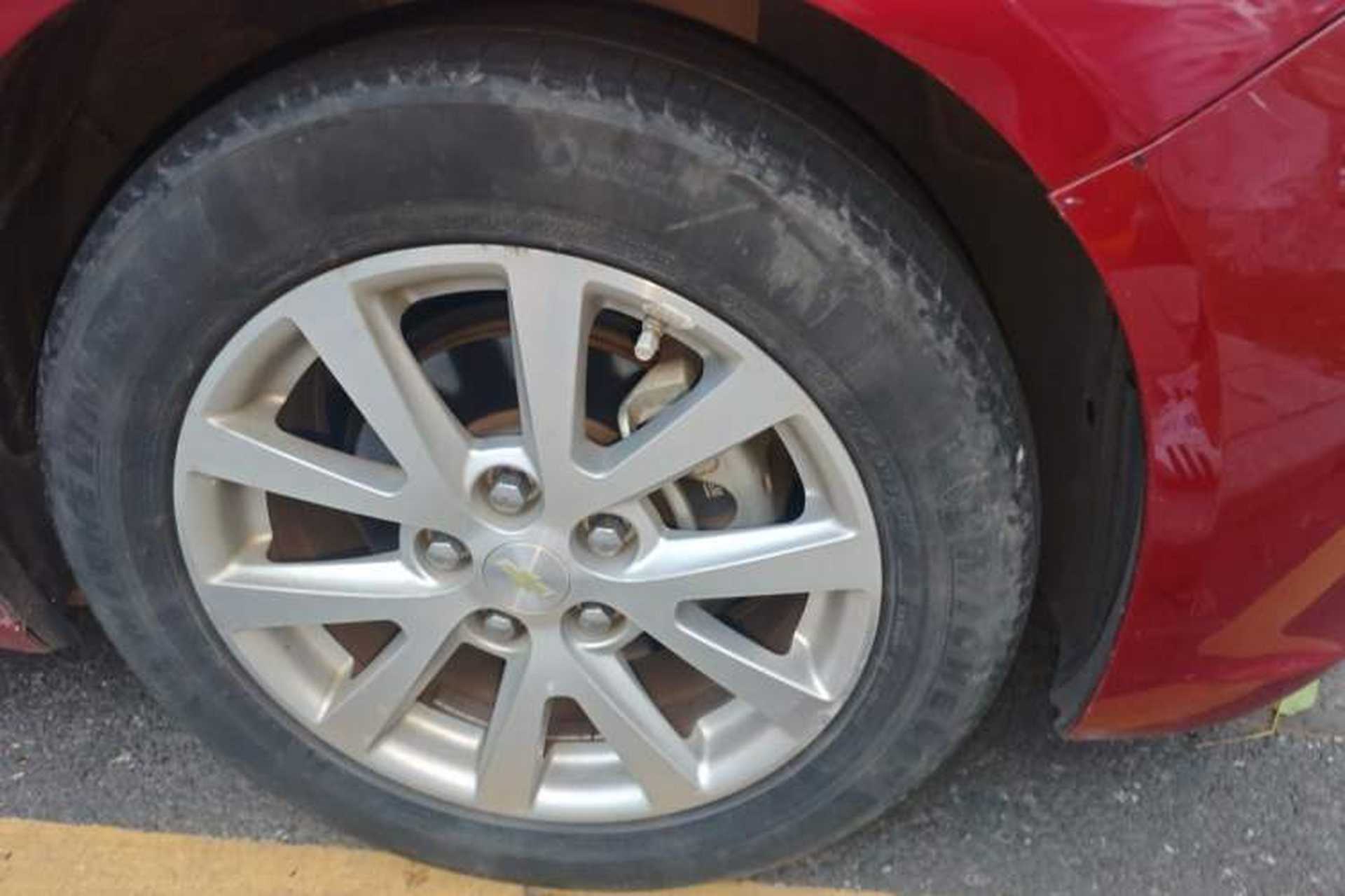 Used Chevrolet Malibu 2014 2.0L Automatic Luxury Edition Right Front Wheel Hub