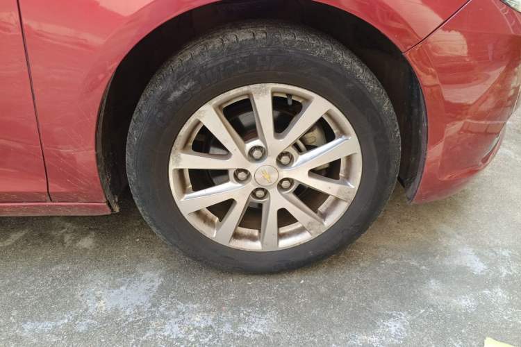 Used Chevrolet Malibu 2014 2.0L Automatic Luxury Edition Right Front Wheel Hub
