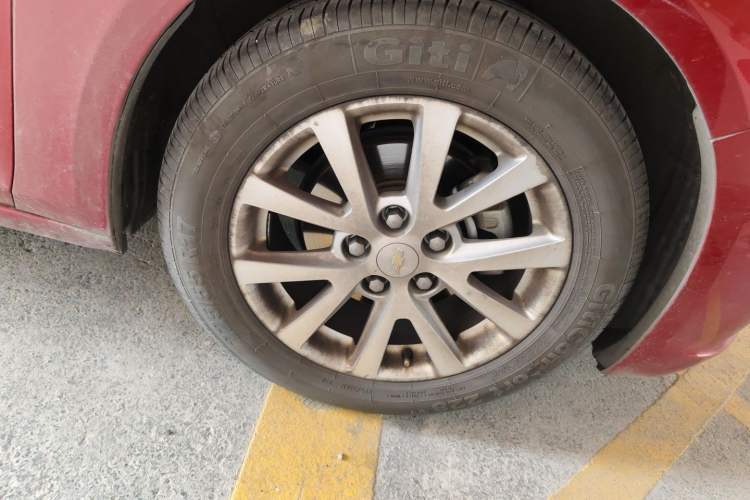 Used Chevrolet Malibu 2014 2.0L Automatic Luxury Edition Right Front Wheel Hub