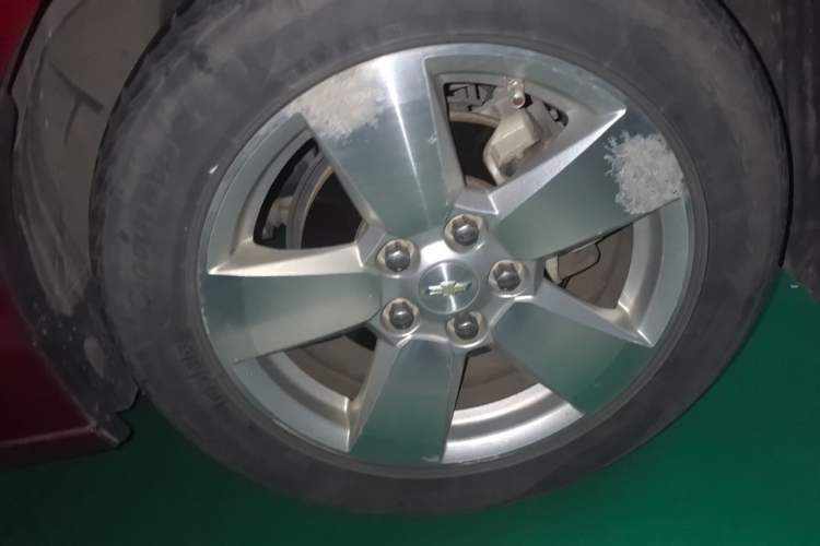 Used Chevrolet Malibu 2014 2.0L Automatic Comfort Edition Right Front Wheel Hub