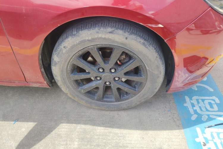 Used Chevrolet Malibu 2014 2.0L Automatic Luxury Edition Right Front Wheel Hub