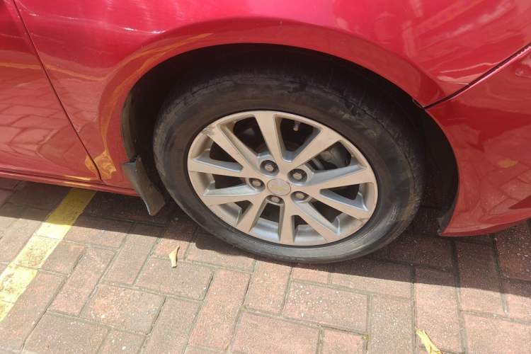 Used Chevrolet Malibu 2014 2.0L Automatic Luxury Edition Right Front Wheel Hub