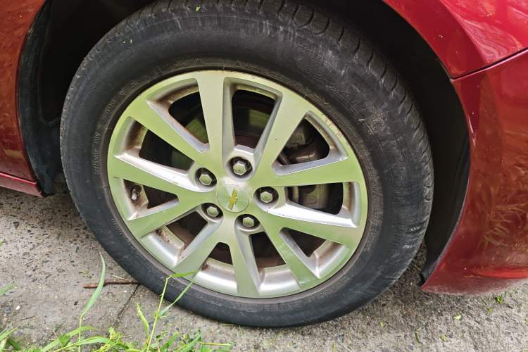 Used Chevrolet Malibu 2014 2.4L Automatic Luxury Edition Right Front Wheel Hub