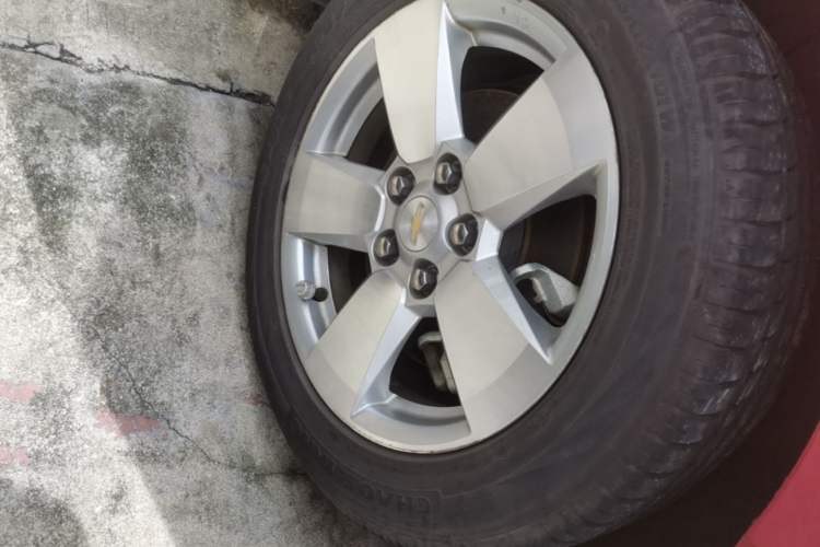 Used Chevrolet Malibu 2014 1.6T Automatic Comfort Edition Right Front Wheel Hub