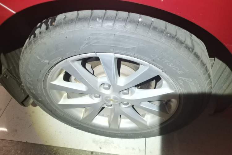 Used Chevrolet Malibu 2014 2.4L Automatic Luxury Edition Right Rear Wheel Hub