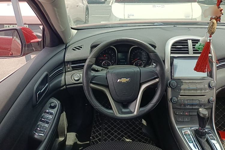 Used Chevrolet Malibu 2014 1.6T Automatic Comfort Edition Steering Wheel