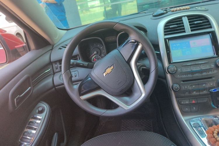 Used Chevrolet Malibu 2014 1.6T Automatic Comfort Edition Steering Wheel