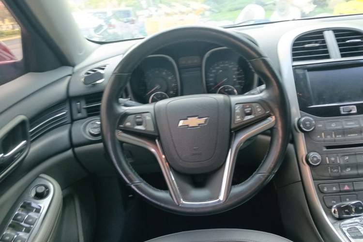 Used Chevrolet Malibu 2014 2.0L Automatic Luxury Edition Steering Wheel