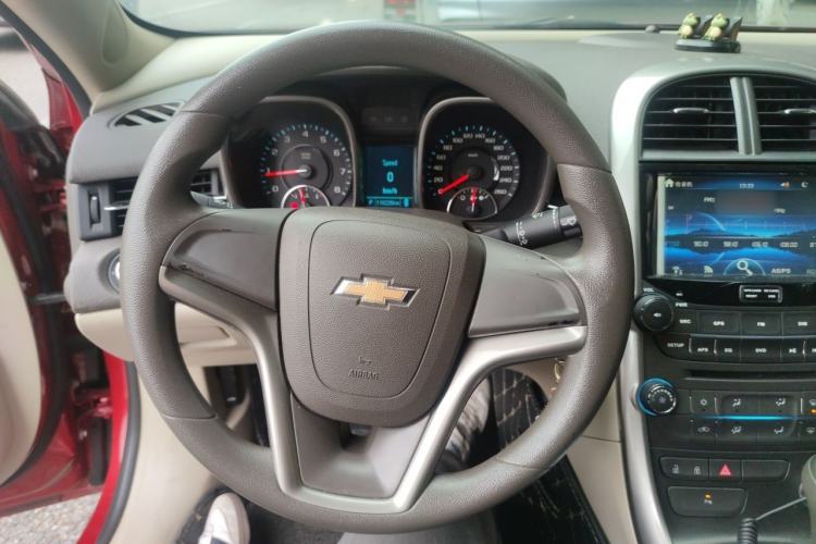 Used Chevrolet Malibu 2014 2.0L Automatic Comfort Edition Steering Wheel