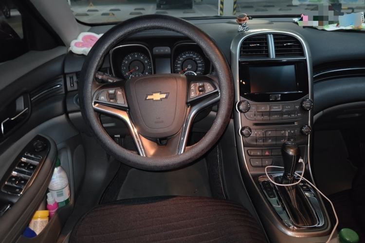 Used Chevrolet Malibu 2014 2.4L Automatic Luxury Edition Steering Wheel