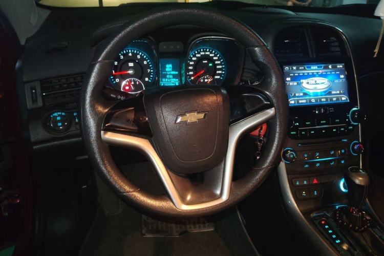 Used Chevrolet Malibu 2014 1.6T Automatic Comfort Edition Steering Wheel