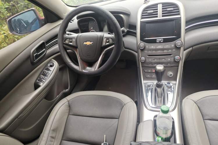 Used Chevrolet Malibu 2014 2.4L Automatic Luxury Edition Steering Wheel