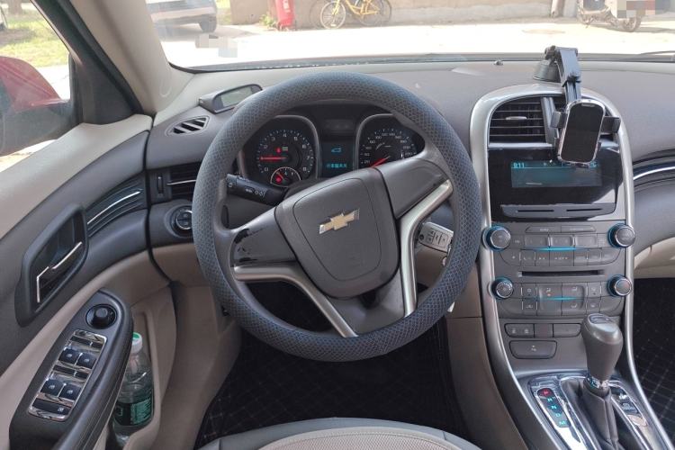 Used Chevrolet Malibu 2014 2.0L Automatic Comfort Edition Steering Wheel