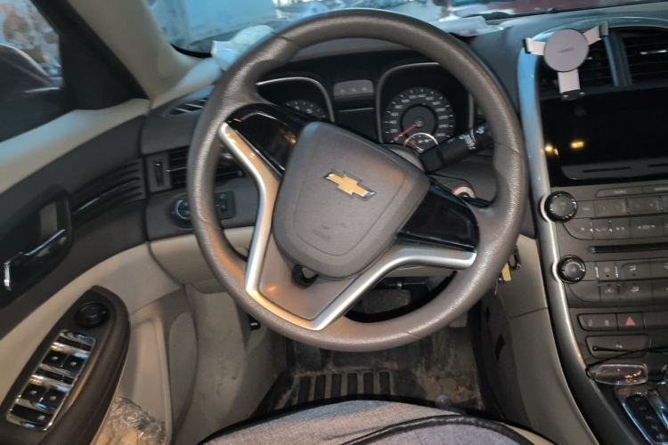 Used Chevrolet Malibu 2014 2.0L Automatic Comfort Edition Steering Wheel
