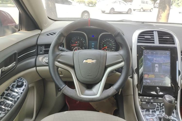 Used Chevrolet Malibu 2014 2.0L Automatic Comfort Edition Steering Wheel