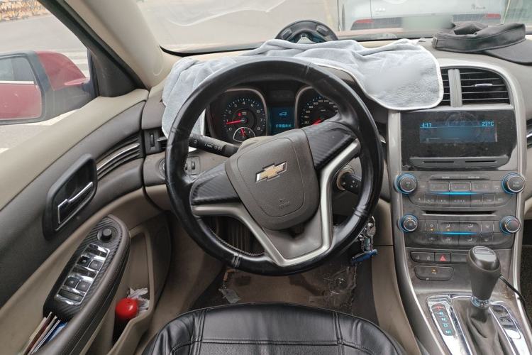 Used Chevrolet Malibu 2014 2.0L Automatic Comfort Edition Steering Wheel