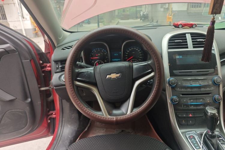 Used Chevrolet Malibu 2014 1.6T Automatic Comfort Edition Steering Wheel