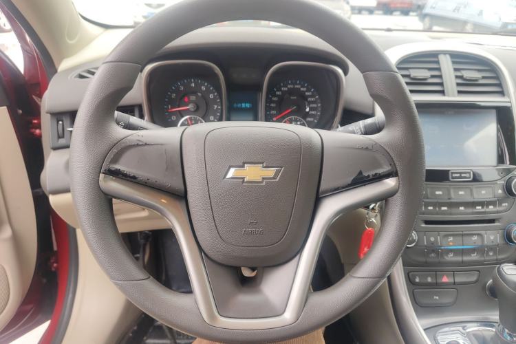 Used Chevrolet Malibu 2014 2.0L Automatic Comfort Edition Steering Wheel