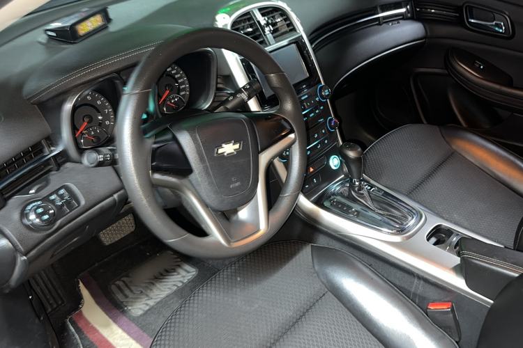 Used Chevrolet Malibu 2014 1.6T Automatic Comfort Edition Steering Wheel