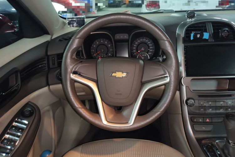 Used Chevrolet Malibu 2014 2.0L Automatic Comfort Edition Steering Wheel