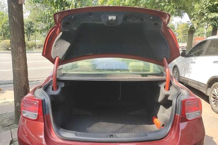 Used Chevrolet Malibu 2014 2.0L Automatic Comfort Edition Trunk