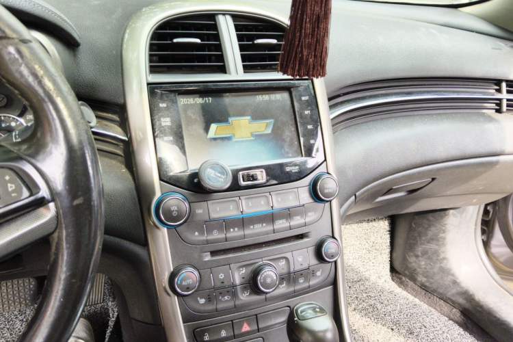 Used Chevrolet Malibu 2014 2.4L Automatic Luxury Edition Audio And AC Panel