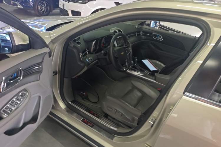 Used Chevrolet Malibu 2014 2.0L Automatic Luxury Edition Driver Seat