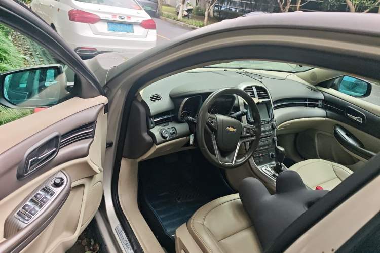 Used Chevrolet Malibu 2014 2.0L Automatic Luxury Edition Driver Seat