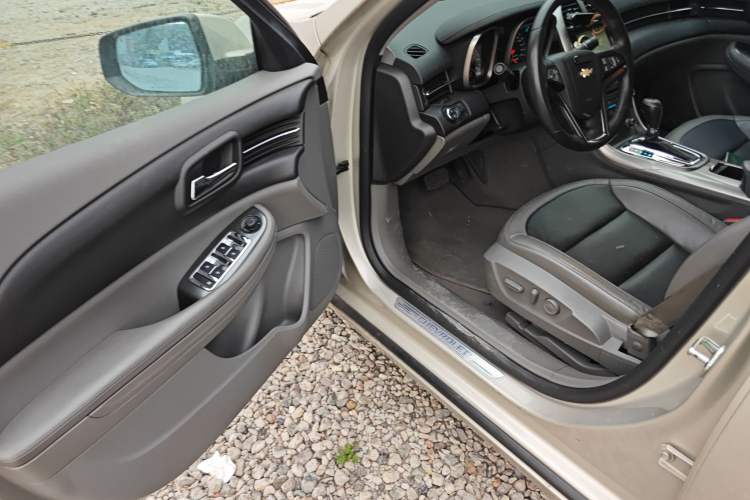 Used Chevrolet Malibu 2014 2.0L Automatic Luxury Edition Driver Seat