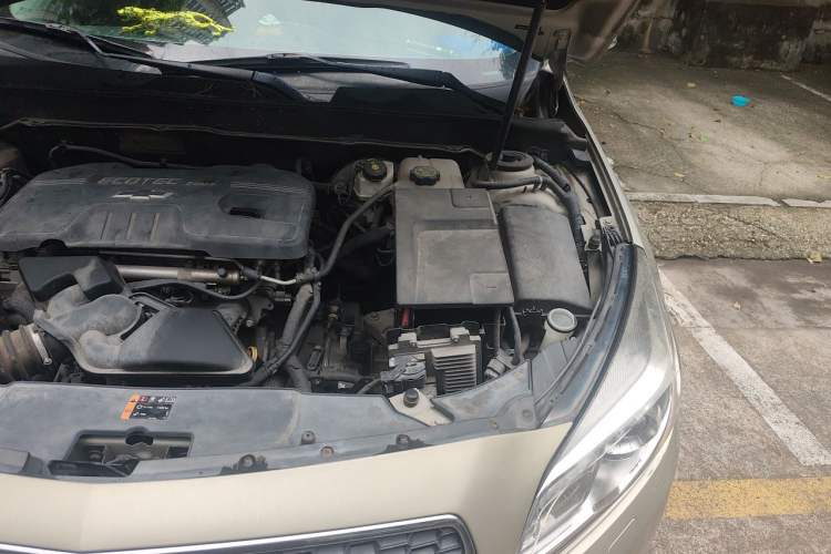 Used Chevrolet Malibu 2014 2.0L Automatic Luxury Edition Engine Bay Left