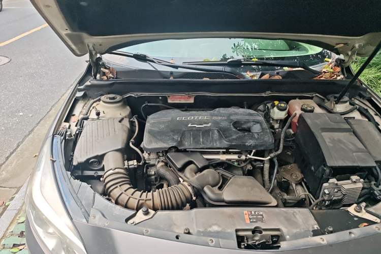 Used Chevrolet Malibu 2014 2.0L Automatic Luxury Edition Engine Bay Right