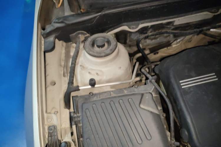 Used Chevrolet Malibu 2014 2.0L Automatic Luxury Edition Engine Bay Right