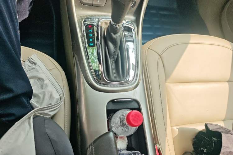 Used Chevrolet Malibu 2014 2.0L Automatic Luxury Edition Gear Lever