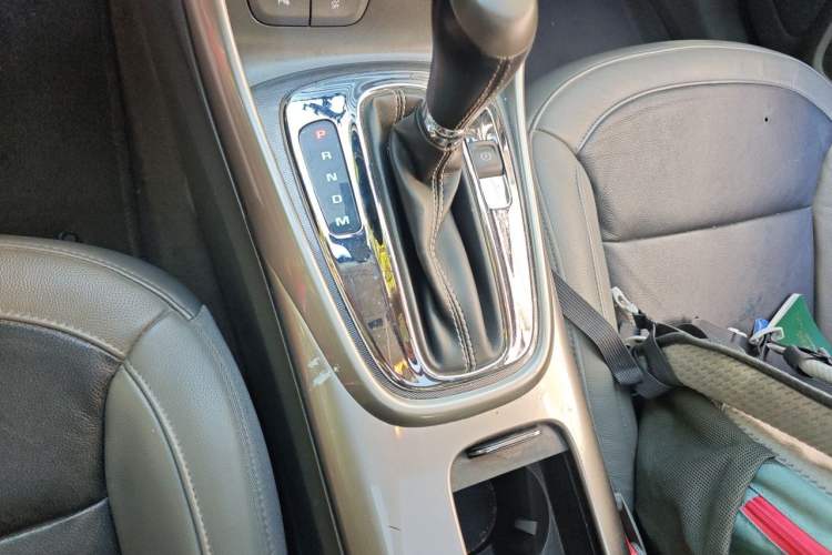 Used Chevrolet Malibu 2014 2.4L Automatic Luxury Edition Gear Lever