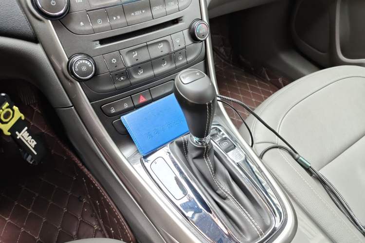 Used Chevrolet Malibu 2014 2.0L Automatic Luxury Edition Gear Lever