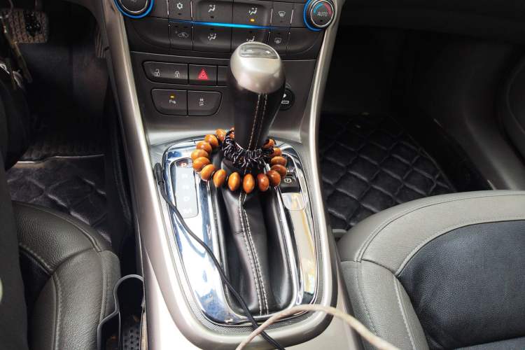 Used Chevrolet Malibu 2014 2.0L Automatic Luxury Edition Gear Lever