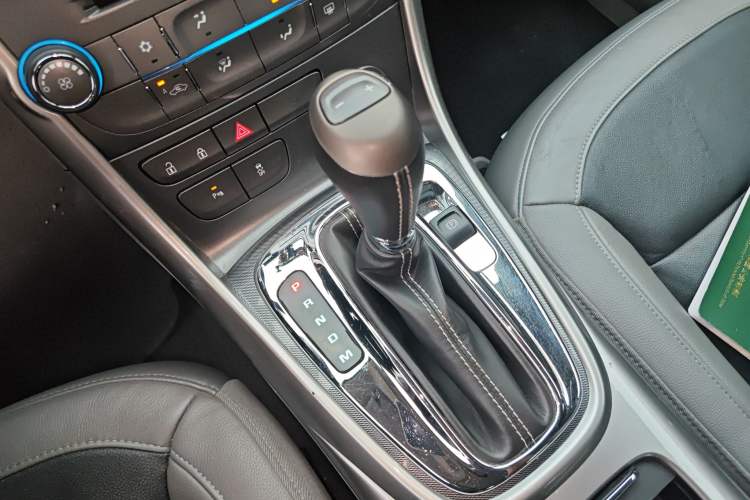 Used Chevrolet Malibu 2014 2.0L Automatic Luxury Edition Gear Lever