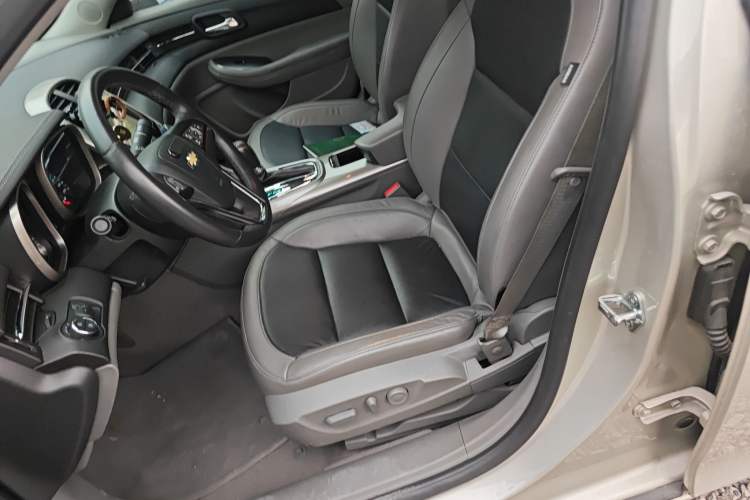 Used Chevrolet Malibu 2014 2.0L Automatic Luxury Edition Left Front Seat