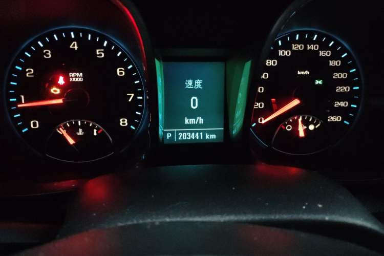 Used Chevrolet Malibu 2014 2.0L Automatic Luxury Edition Odometer Close Up