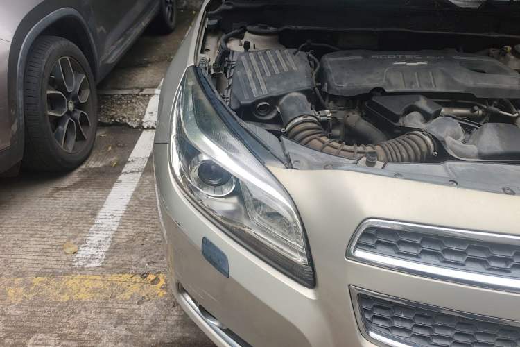 Used Chevrolet Malibu 2014 2.0L Automatic Luxury Edition Right Front Headlight