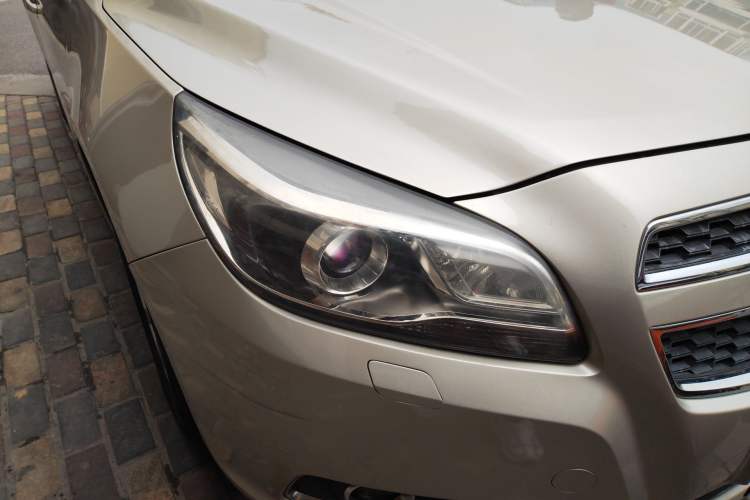 Used Chevrolet Malibu 2014 2.0L Automatic Luxury Edition Right Front Headlight
