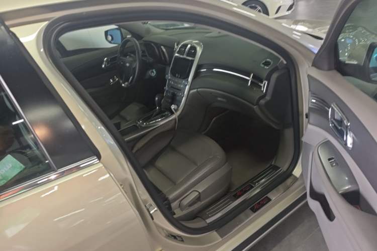 Used Chevrolet Malibu 2014 2.0L Automatic Luxury Edition Right Front Seat