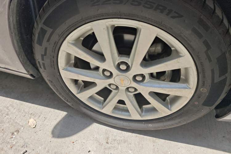 Used Chevrolet Malibu 2014 2.4L Automatic Luxury Edition Right Front Wheel Hub