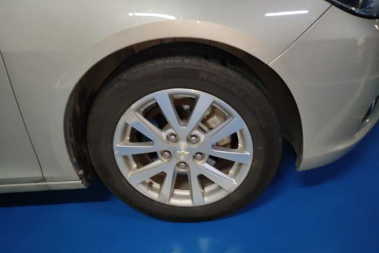 Used Chevrolet Malibu 2014 2.0L Automatic Luxury Edition Right Front Wheel Hub
