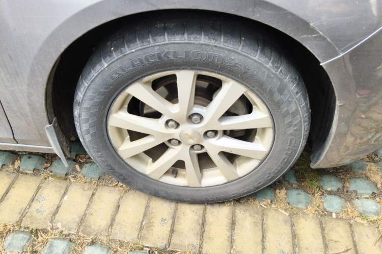 Used Chevrolet Malibu 2014 2.4L Automatic Luxury Edition Right Front Wheel Hub